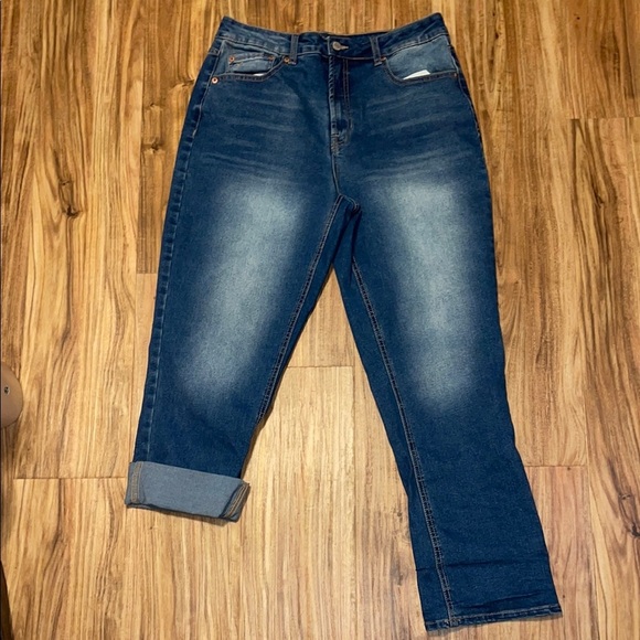 Frye women’s 8 29 jeans Blue Boyfriend Distressed Wash high rise crop nwot - Picture 1 of 8